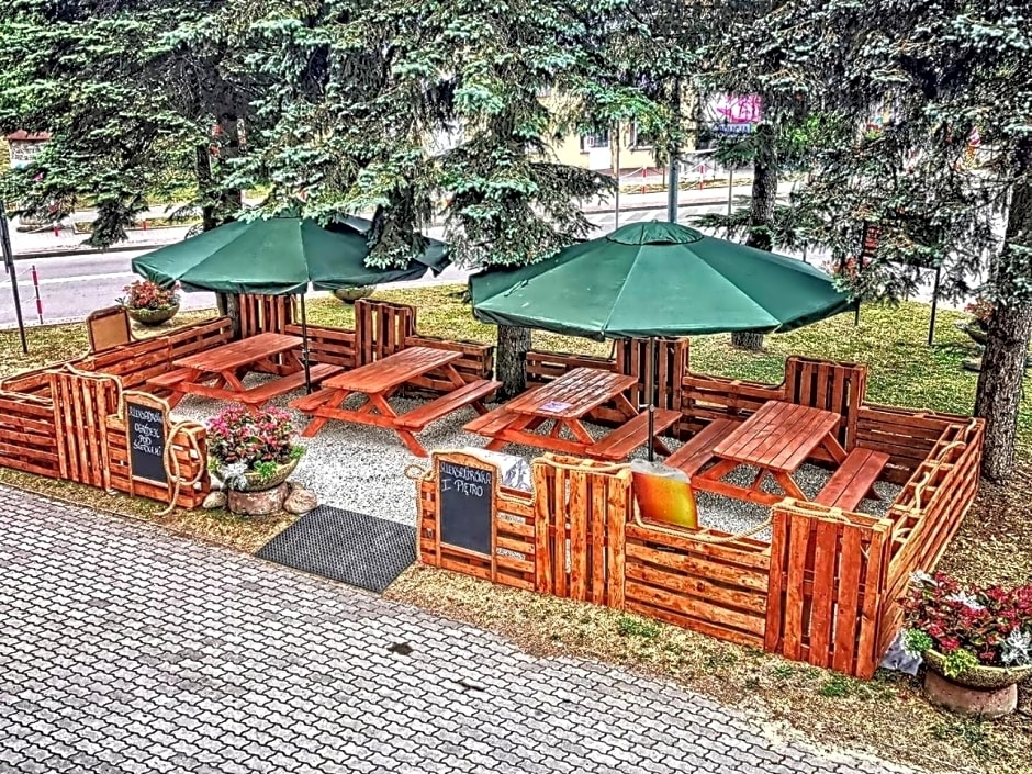 "Aleksandrówka" Restauracja i Noclegi